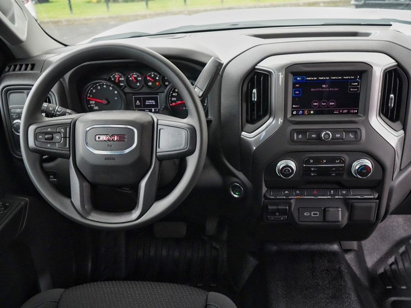 2024 GMC Sierra 1500 2WD Reg Cab 140