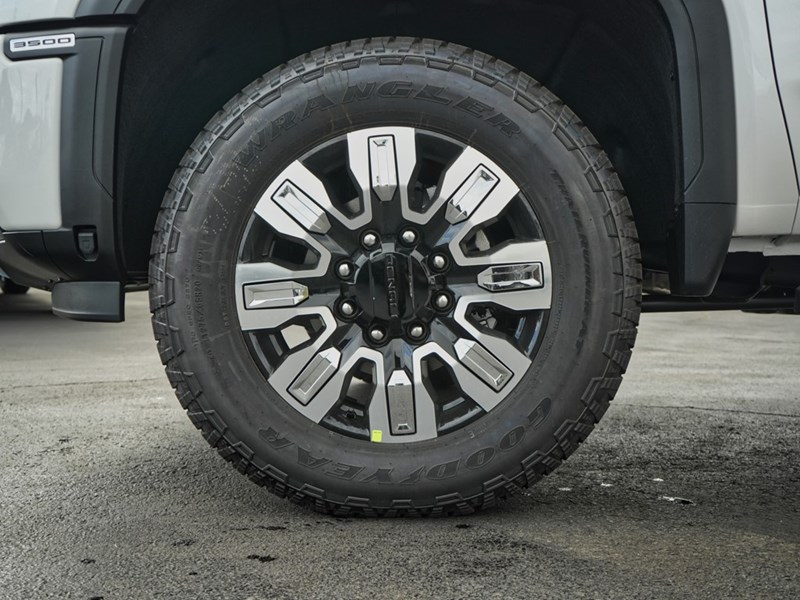 2025 GMC Sierra 3500HD 4WD Crew Cab 172