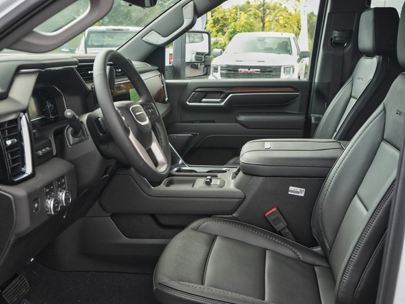 2025 GMC Sierra 3500HD 4WD Crew Cab 172